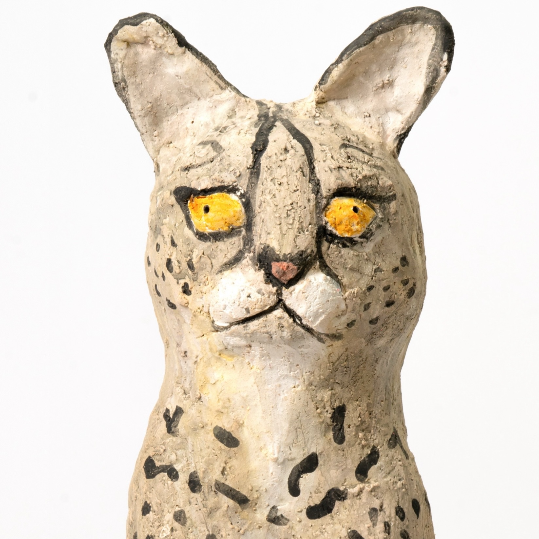 borealforest-handmade-yellow-eyed-spotted-sitting-jungle-cat-kitten-handmade-coarse-pottery-ceramic-sanctuary-detail-5