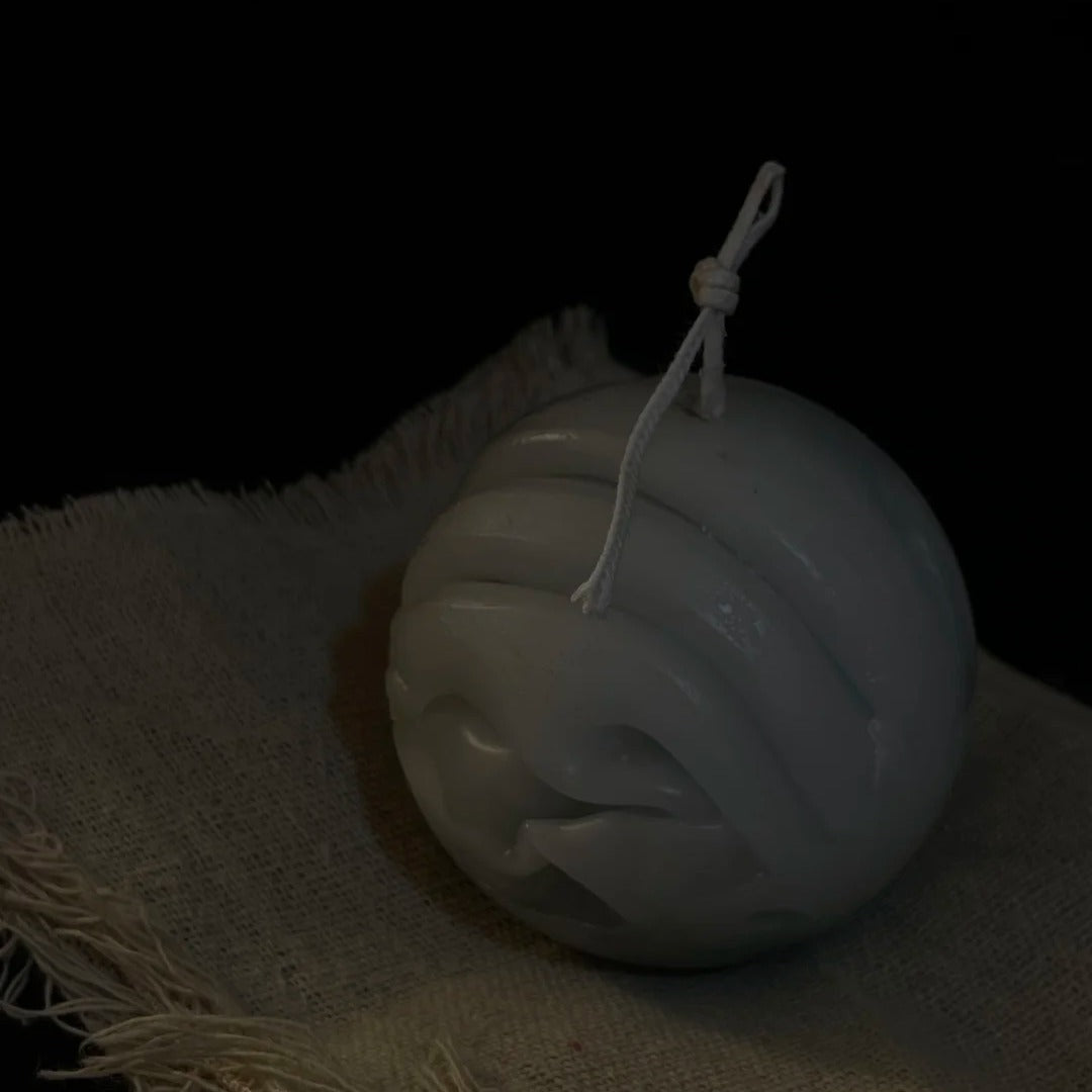 Creamy Petal Vein Candle - Handmade Candle