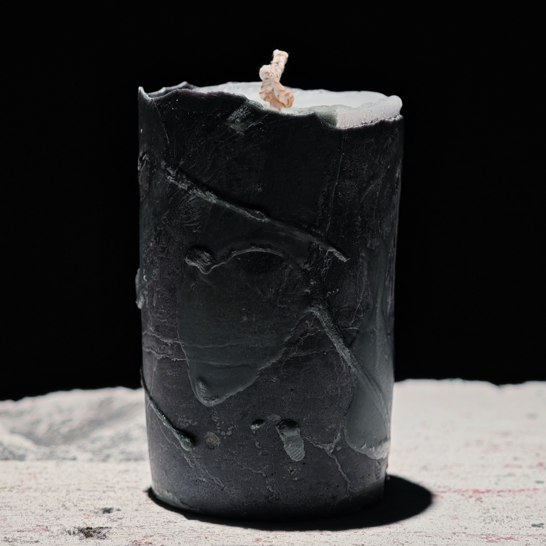 borealforest-handmade-layered-green-texture-pillar-candle-set-handmade-candle-candle-sanctuary-detail-3