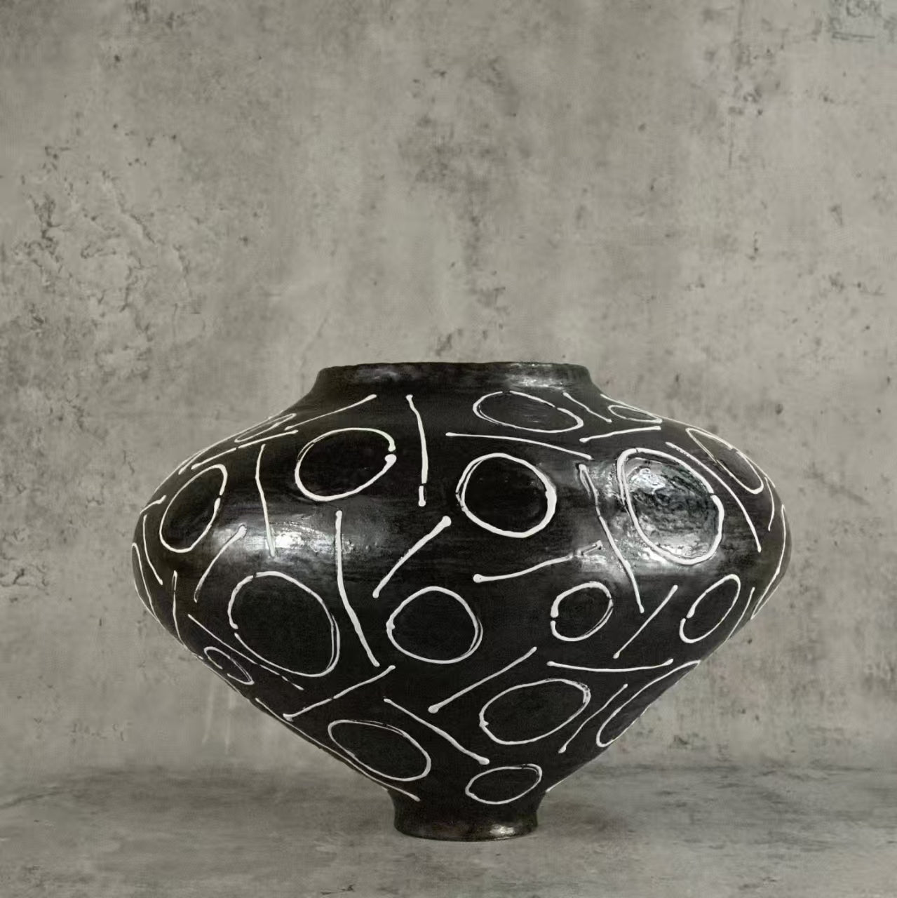 Ink Rhythm Vase - Handmade Ceramic