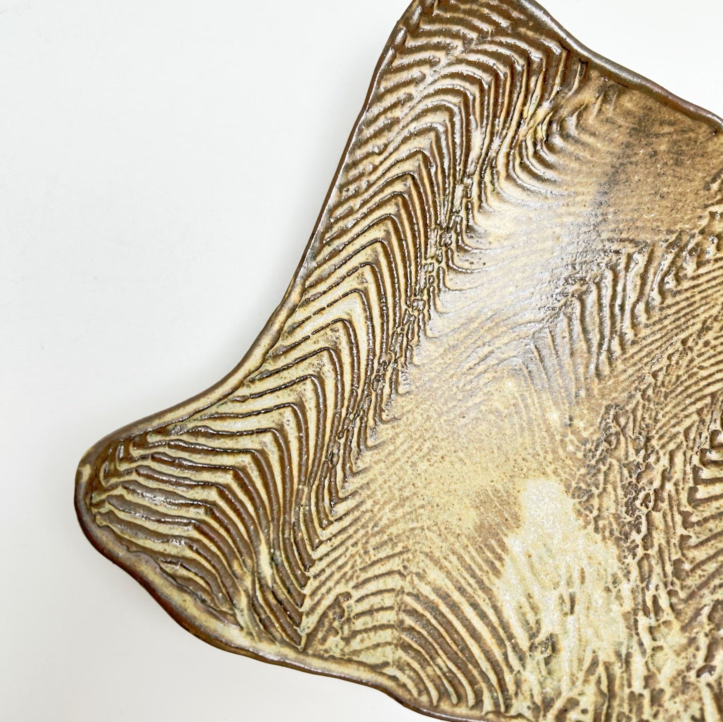 Wave Edge Leaf Plate - Handmade Ceramic