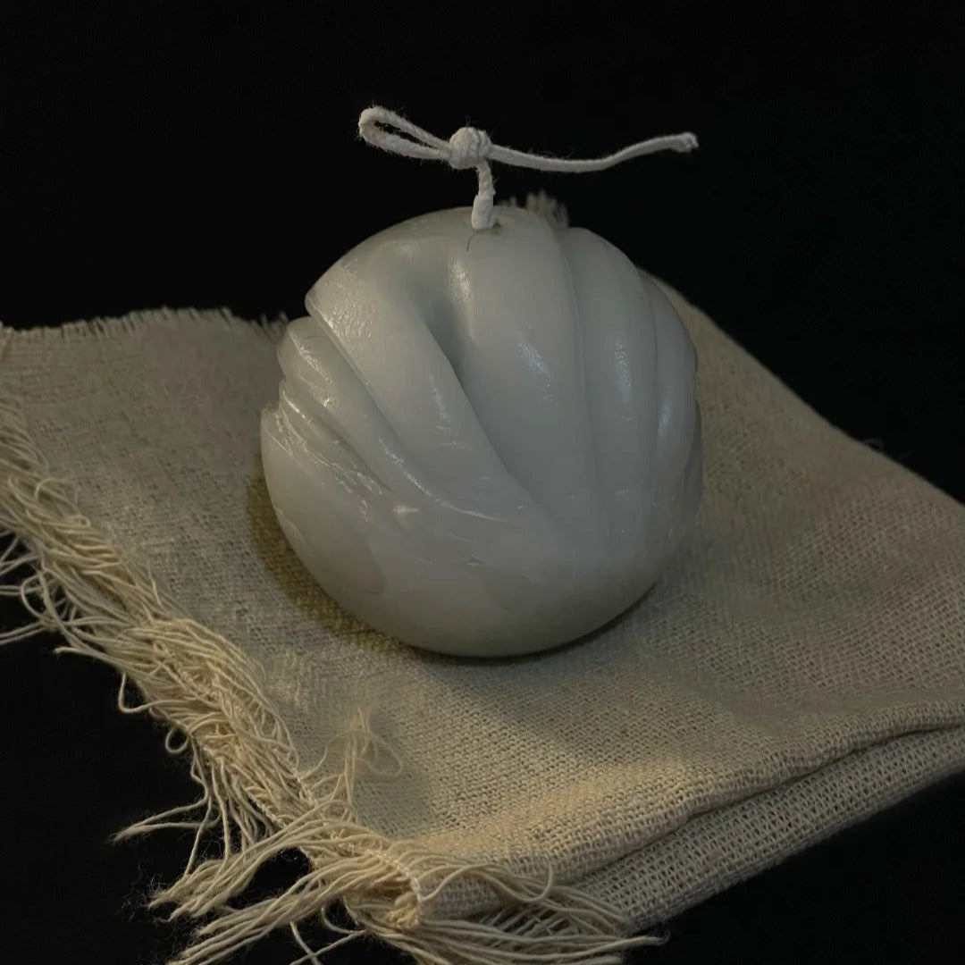 Creamy Petal Vein Candle - Handmade Candle